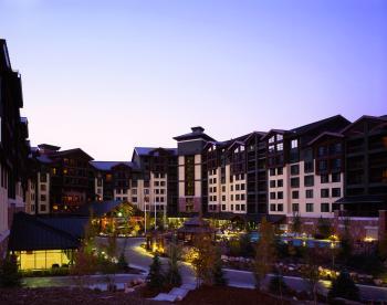 Grand Summit Hotel